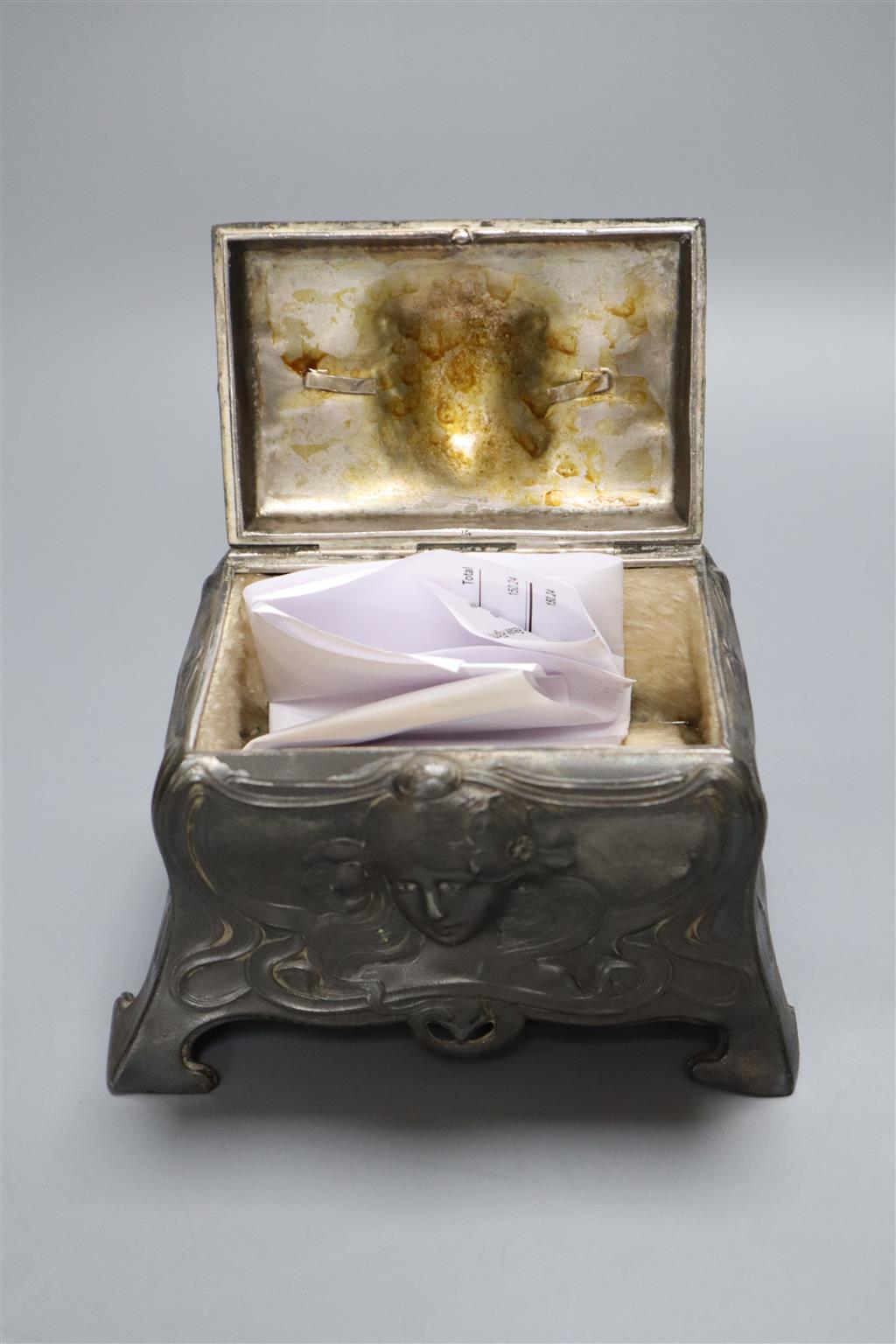 A WMF pewter casket, in Art Nouveau style, 14cm